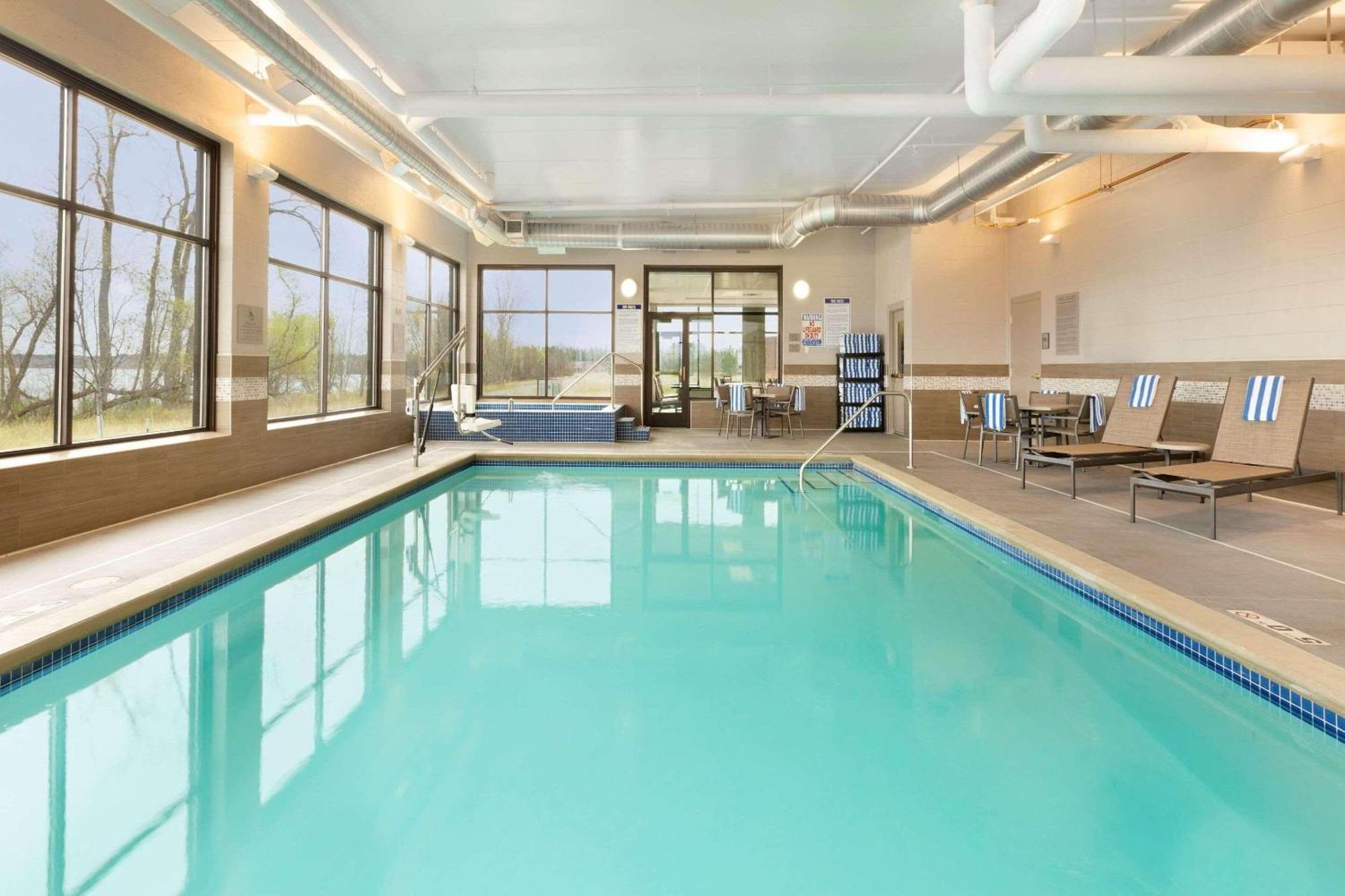 Country Inn & Suites By Radisson, Bemidji, Mn Bagian luar foto